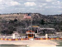  Las fuerzas armadas de Estados Unidos esperan instalar un cable submarino de fibra óptica  para las comunicaciones en la Bahía de Guantánamo, Cuba